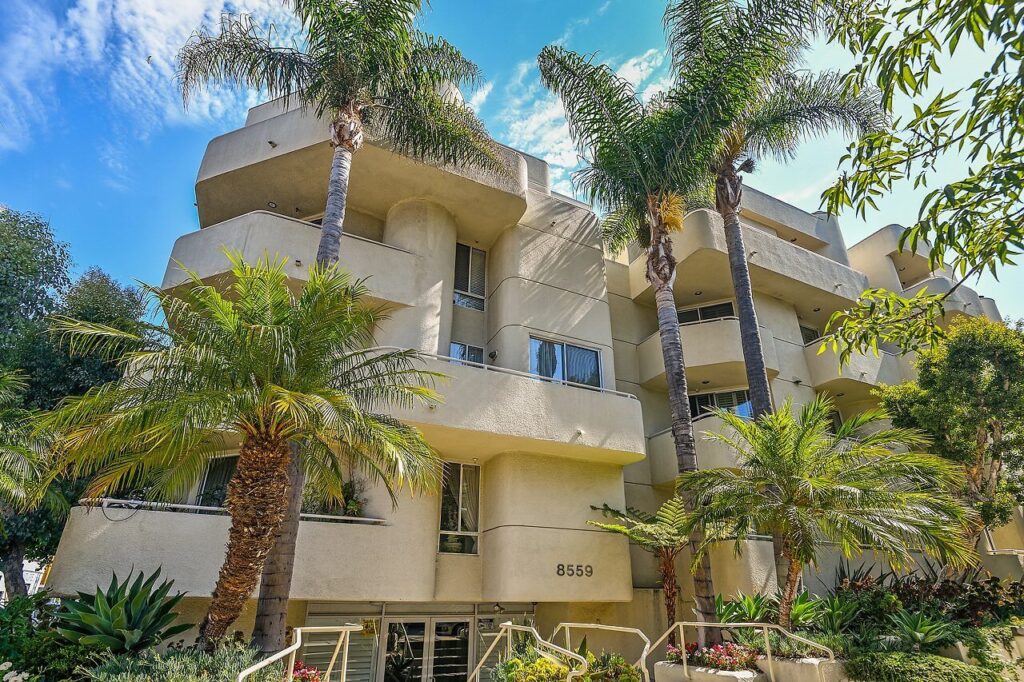 Beverlywood Condo for Sale 8559 Alcott St 201 Los Angeles