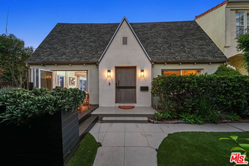 Larchmont Village