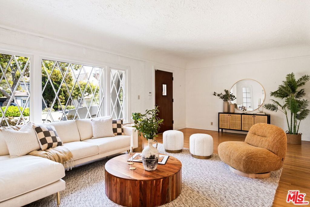 Duplex for sale Los Angeles-1043 Sierra Bonita Ave. The Bienstock Group