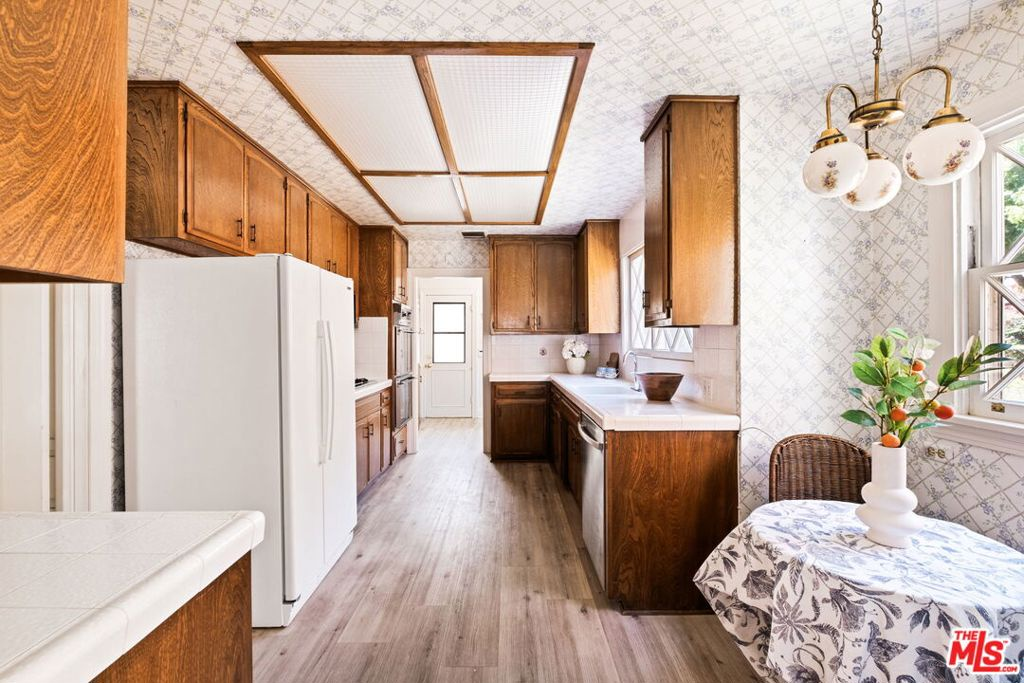 Duplex for sale Los Angeles-1043 Sierra Bonita Ave. The Bienstock Group